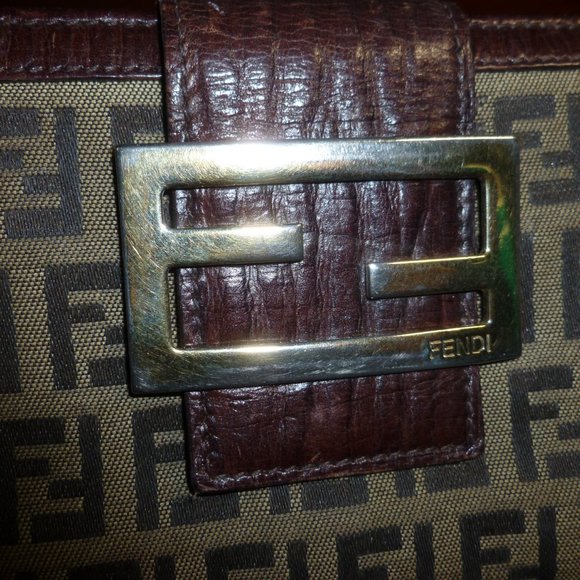 Fendi Signature Wallet - Picture 10 of 14